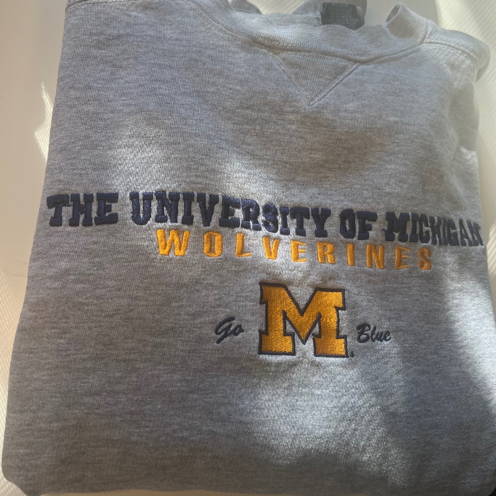 RARE UNIVERSITY OF MICHIGAN 90S EMBROIDERED GREY PULL OVER
